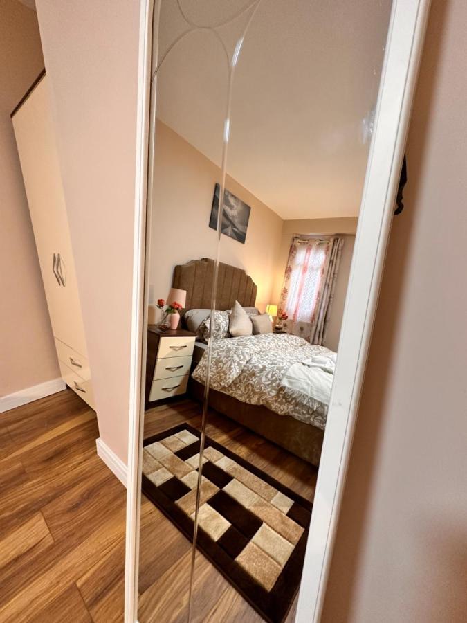 Canary Wharf Single Double And En-Suite Rooms Лондон Экстерьер фото