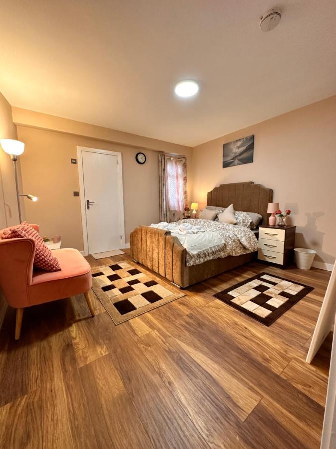 Canary Wharf Single Double And En-Suite Rooms Лондон Экстерьер фото