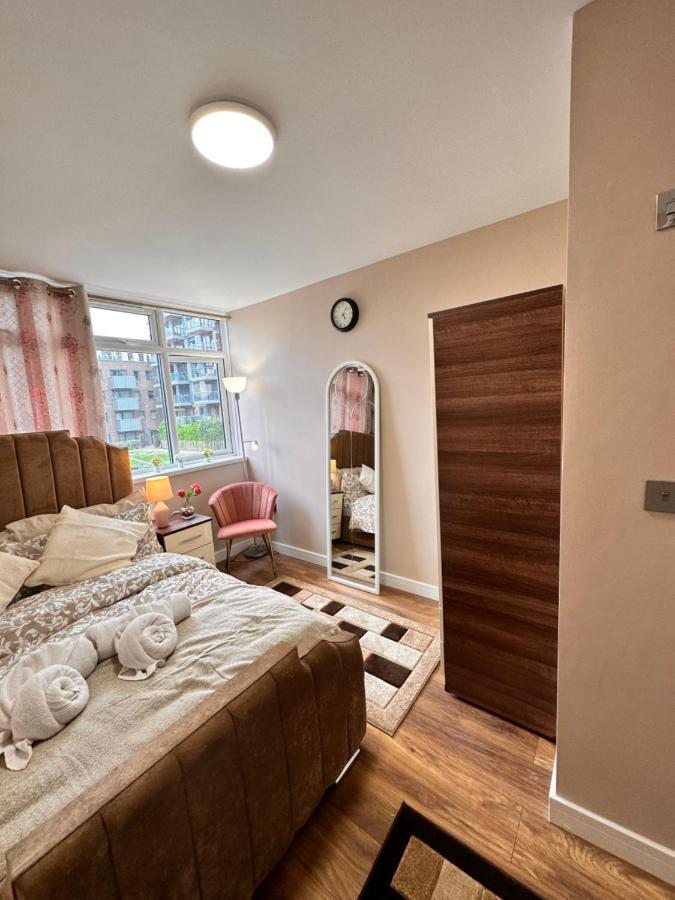 Canary Wharf Single Double And En-Suite Rooms Лондон Экстерьер фото