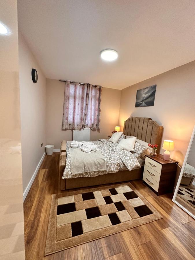 Canary Wharf Single Double And En-Suite Rooms Лондон Экстерьер фото