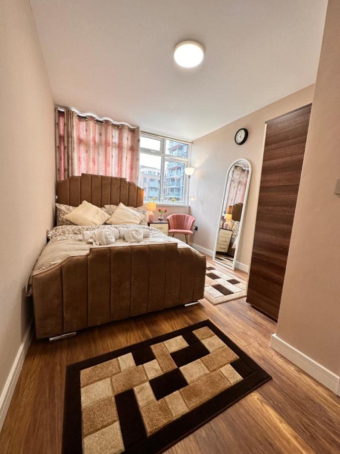 Canary Wharf Single Double And En-Suite Rooms Лондон Экстерьер фото